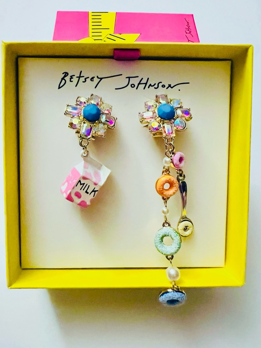 🥛🥣BETSEY JOHNSON Mismatched Milk and Cereal Statement Earrings Spoon Crystal